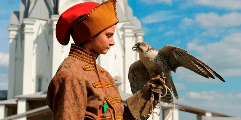 Тайны усадеб и подводная лодка: необычные экскурсии по московским паркам