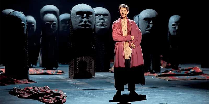 От Онегина до абсурда: гид по весенним спектаклям от «Мосбилета»