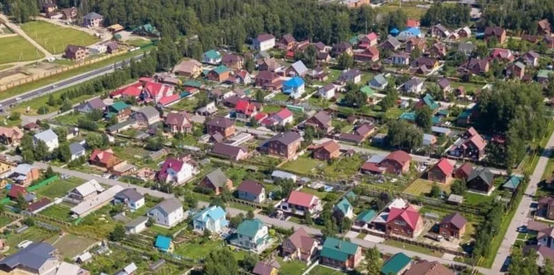 Земельные участки в СНТ: плюсы и минусы садового товарищества