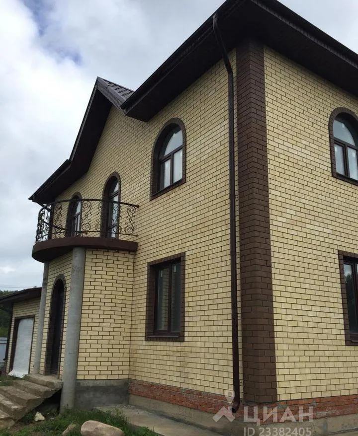 Дом, 230 кв.м на участке 8 сот