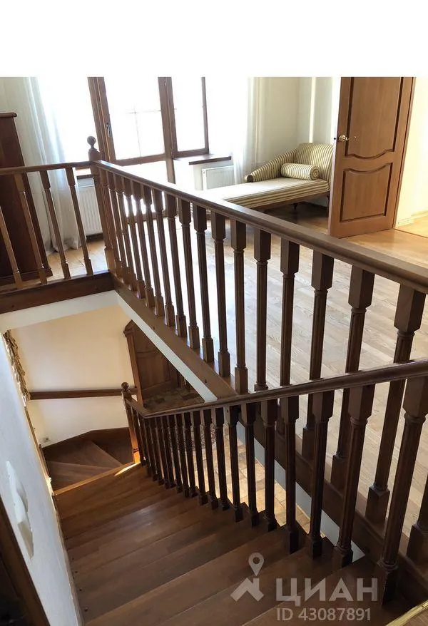 Дом, 350 кв.м на участке 14 сот