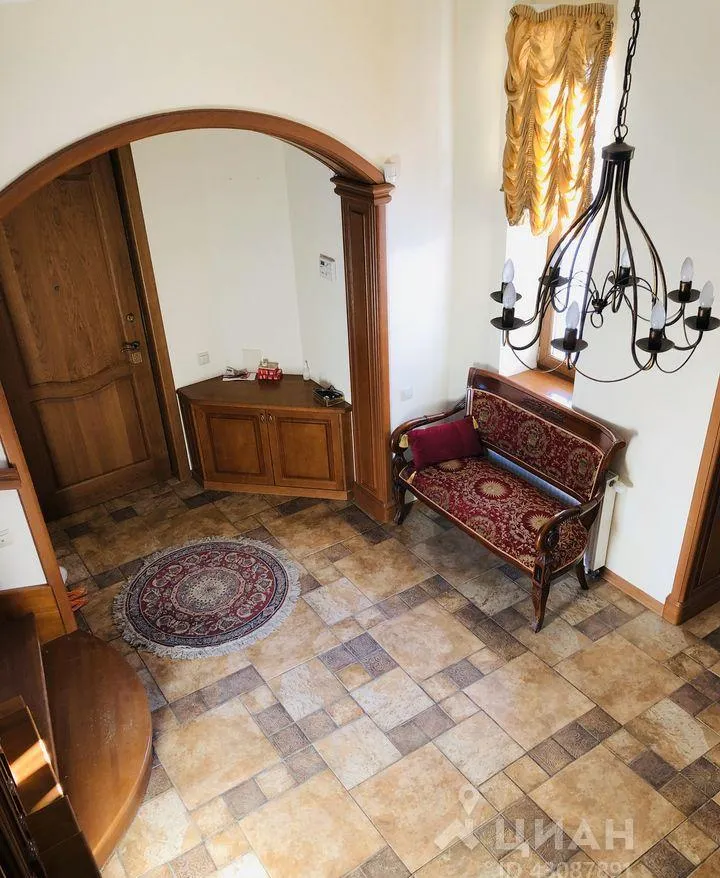 Дом, 350 кв.м на участке 14 сот