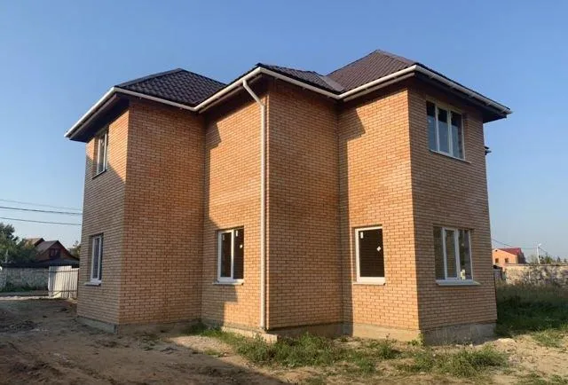 Дом, 240 кв.м на участке 6 сот