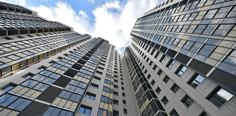 Доля сделок с ипотекой в феврале снизилась до рекордных 52,3%