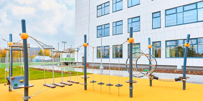 Юг Москвы готовится к инфраструктурному прорыву: 18 объектов образования, спорта и медицины в работе