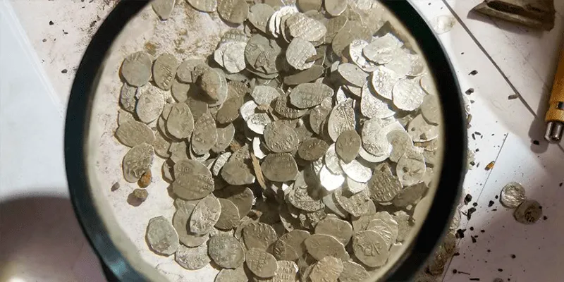 Клад XVII века найден в палатах Аверкия Кириллова в Москве