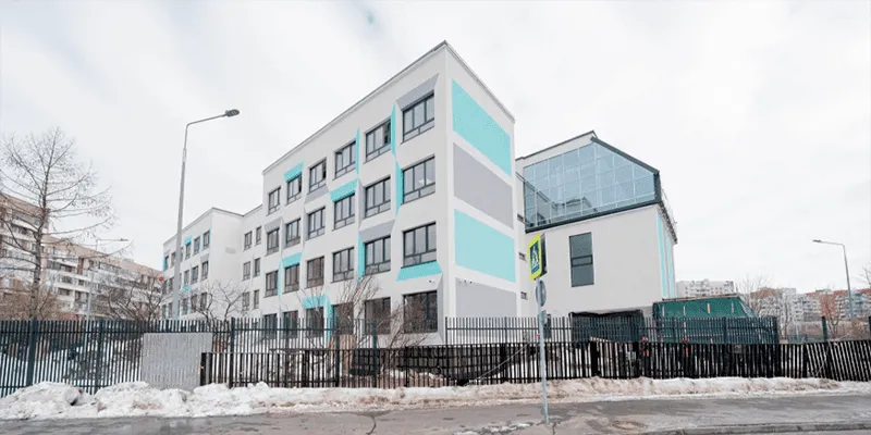 Космос в отделке и лаборатории будущего: 14 школ на юго-востоке Москвы готовят к открытию после эпохального ремонта