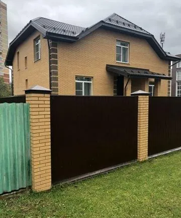 Дом, 335 кв.м на участке 7 сот