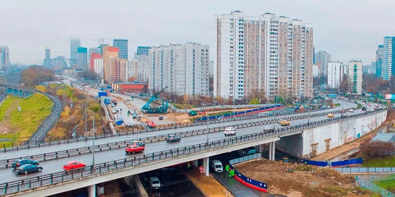 Строительство дорог в СВАО выполнено на 55%: путепровод, эстакады и два перехода