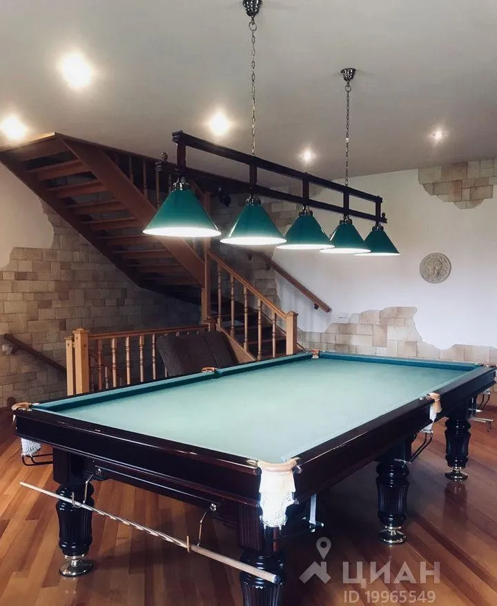 Дом, 1110 кв.м на участке 220 сот