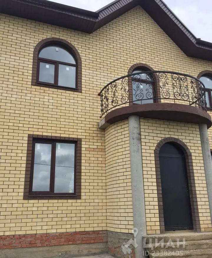 Дом, 230 кв.м на участке 8 сот