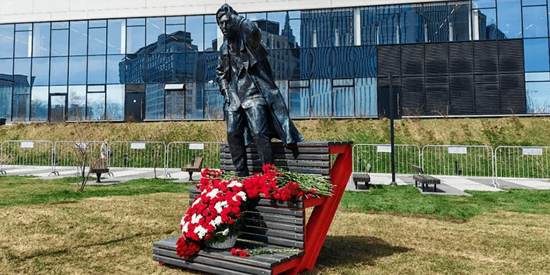 Памятник Юрию Никулину открыли у стадиона «Динамо» | Улица Юрия Никулина, дом 3