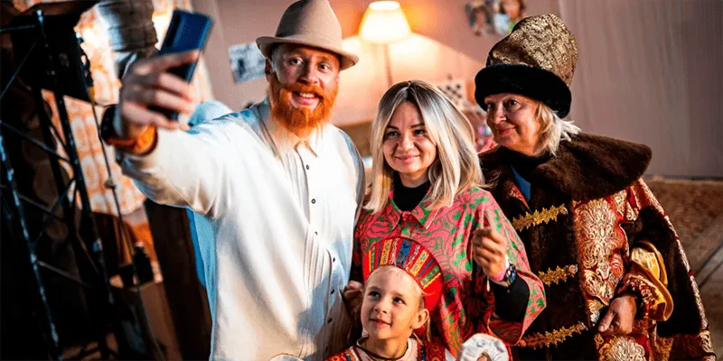 Съемки «Двенадцати стульев» и квест по Изумрудному городу в кинопарке «Москино» 4–5 апреля