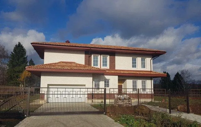 Дом, 360 кв.м на участке 25 сот