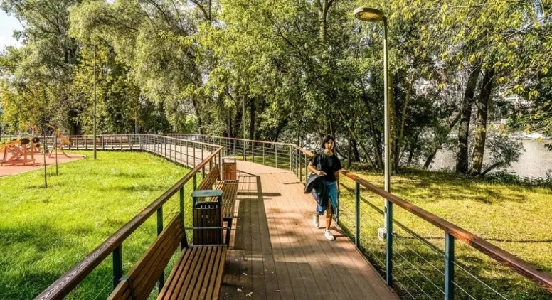 На юге Москвы завершено благоустройство возле станции БКЛ "Нагатинский затон"