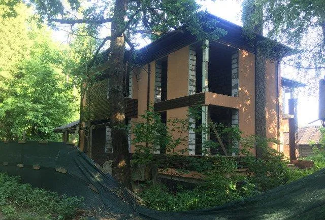 Дом, 275 кв.м на участке 10 сот