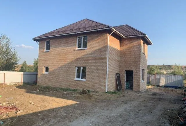 Дом, 240 кв.м на участке 6 сот