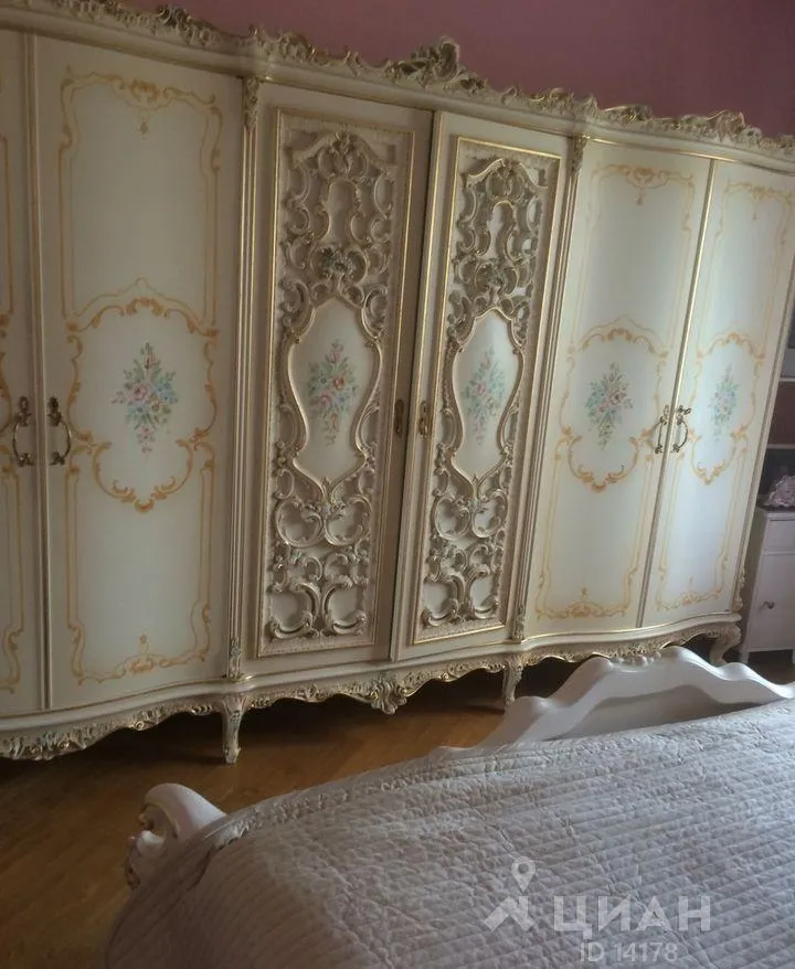 Дом, 485 кв.м на участке 10 сот