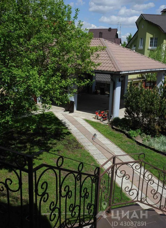 Дом, 350 кв.м на участке 14 сот