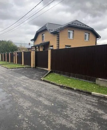 Дом, 335 кв.м на участке 7 сот