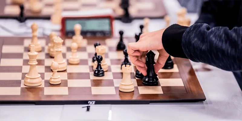 Шахматный турнир ко Дню космонавтики и плавательная спартакиада для горожан с ОВЗ