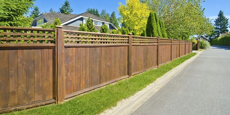 Какой забор выбрать. Ажурный или массивный?