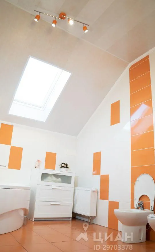 Дом, 237 кв.м на участке 10.7 сот