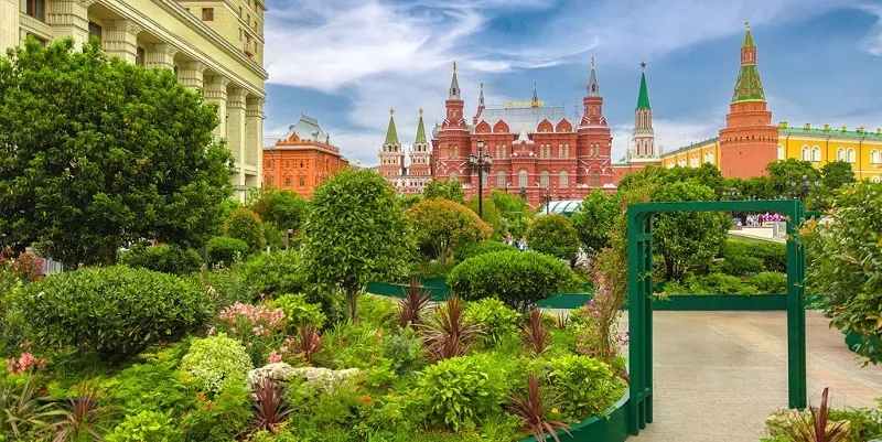 Москвичи выбрали самые красивые площадки фестиваля «Сады и цветы»: ТОП-3 в центре
