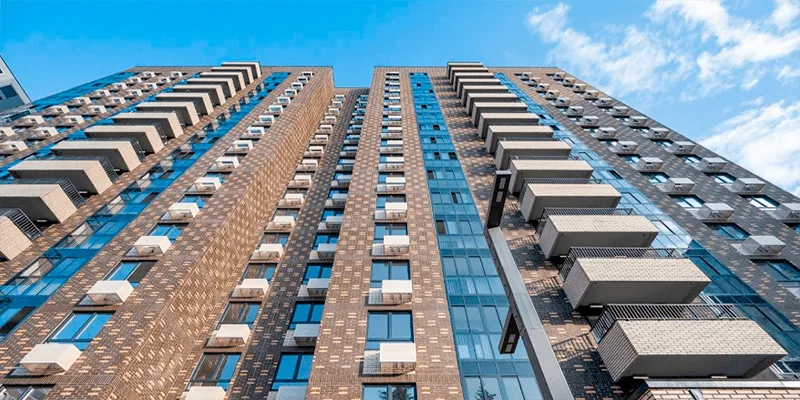 Север Москвы преображается: на месте старых домов строят восемь новых