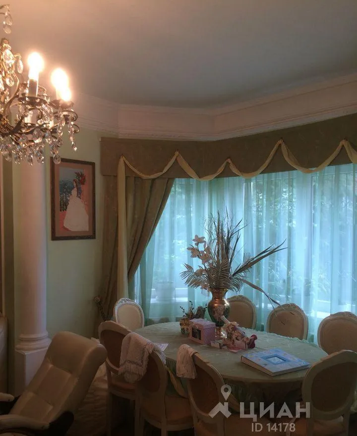 Дом, 485 кв.м на участке 10 сот