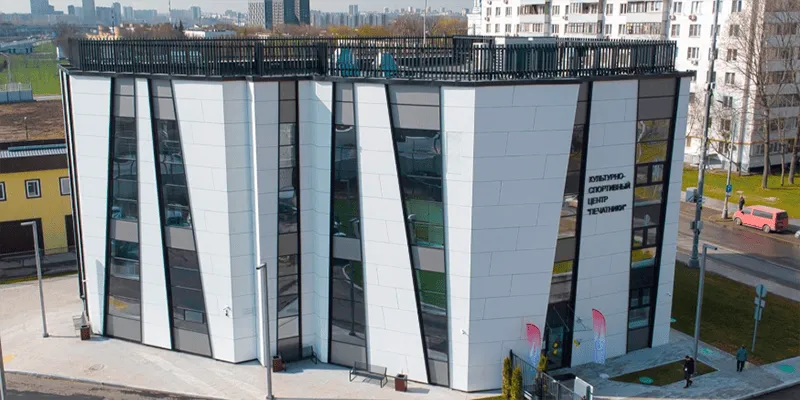 Новый центр на Полбина: акробатика, карате, театр и йога для всех возрастов