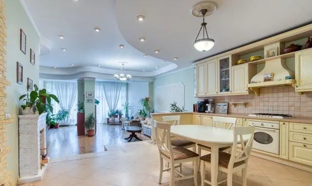 Дом, 235 кв.м на участке 2 сот