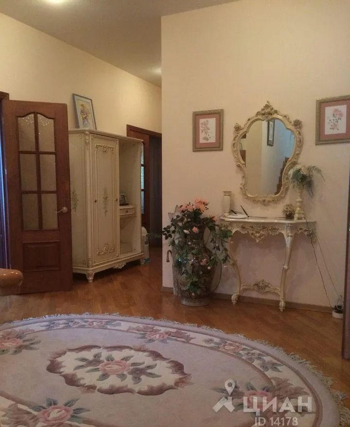 Дом, 485 кв.м на участке 10 сот