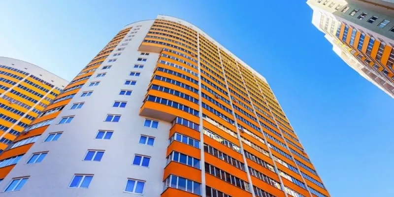 Жильцам запретили менять УК чаще раза в год