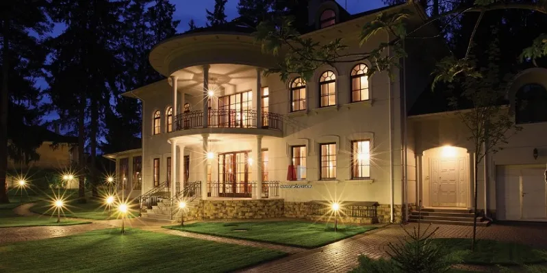 Инновационные концепции освещения коттеджных поселков: от smart-технологий до биофильного дизайна