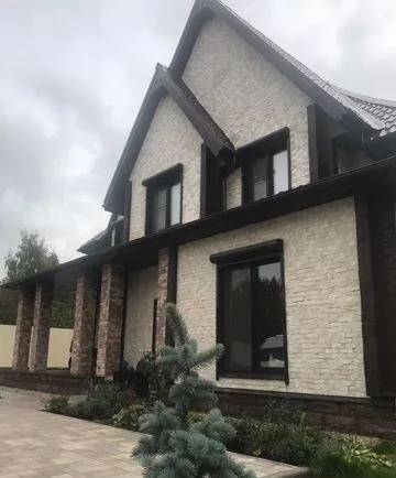 Дом, 260 кв.м на участке 8 сот