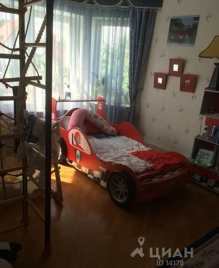 Дом, 485 кв.м на участке 10 сот