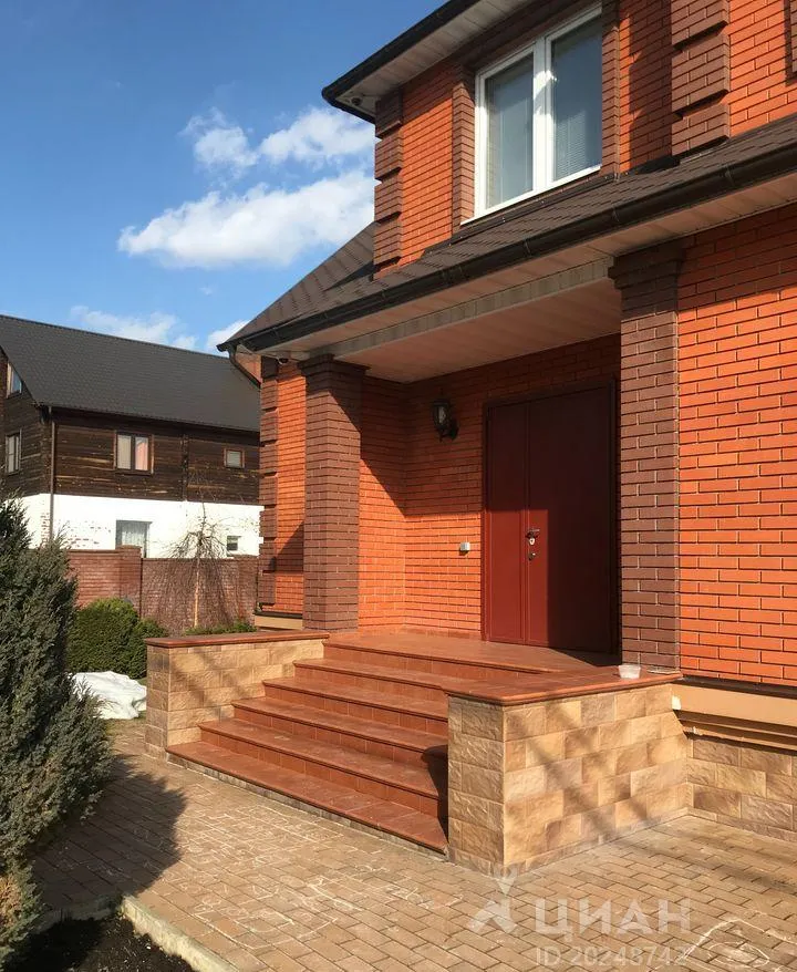 Дом, 320 кв.м на участке 13 сот