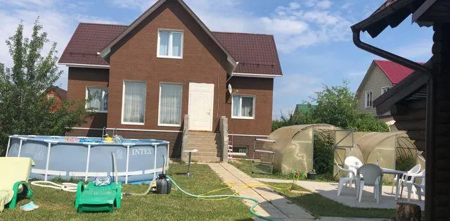 Дом, 220 кв.м на участке 9 сот