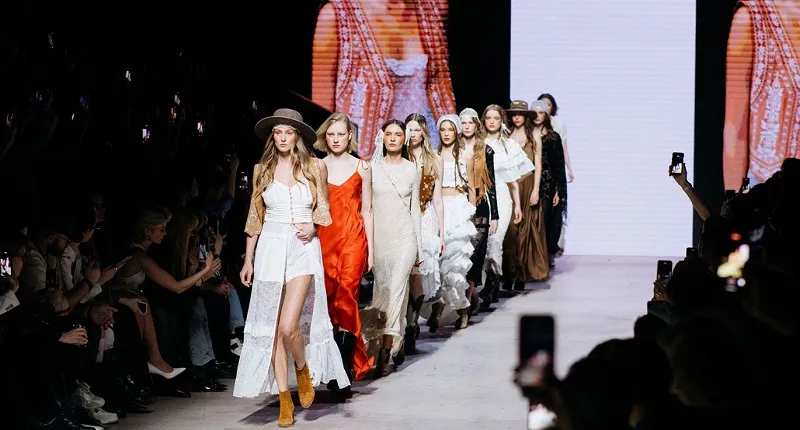 Неделя моды в Москве: показы, маркет, лекции