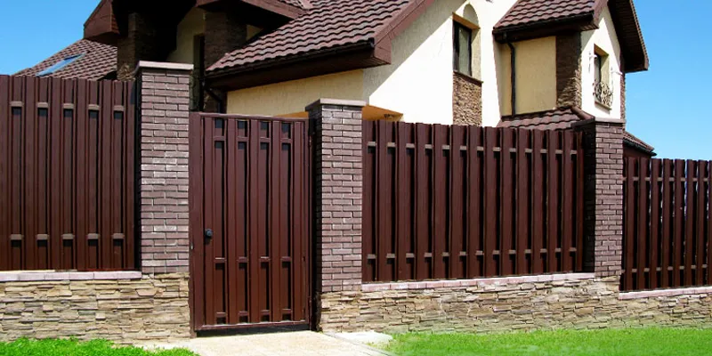 Штакетник металлический в Москве