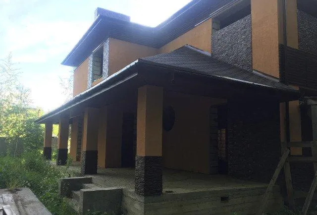 Дом, 275 кв.м на участке 10 сот