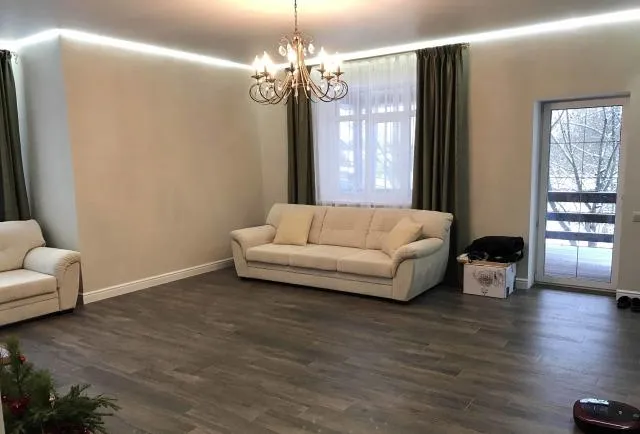 Дом, 200 кв.м на участке 7 сот