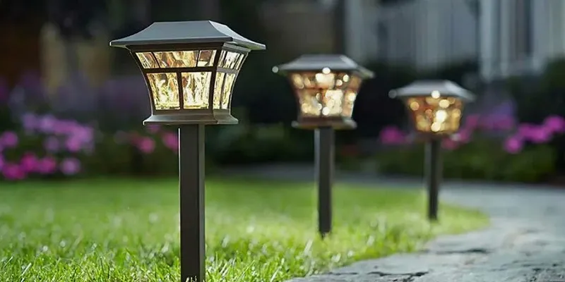 Уличные светильники для загородного участка: полное руководство по выбору и установке