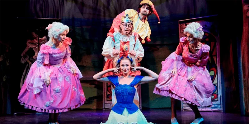 Семейные спектакли в Театре Стаса Намина — апрель 2026 | Билеты на «Мосбилет»