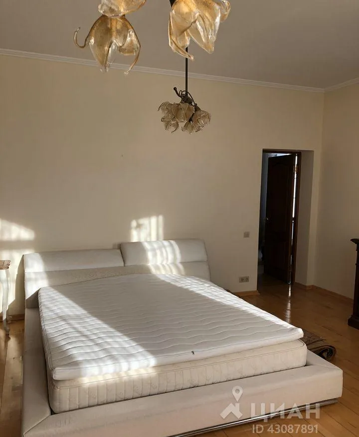 Дом, 350 кв.м на участке 14 сот