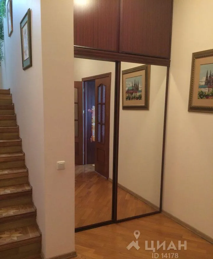 Дом, 485 кв.м на участке 10 сот