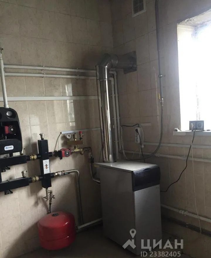 Дом, 230 кв.м на участке 8 сот