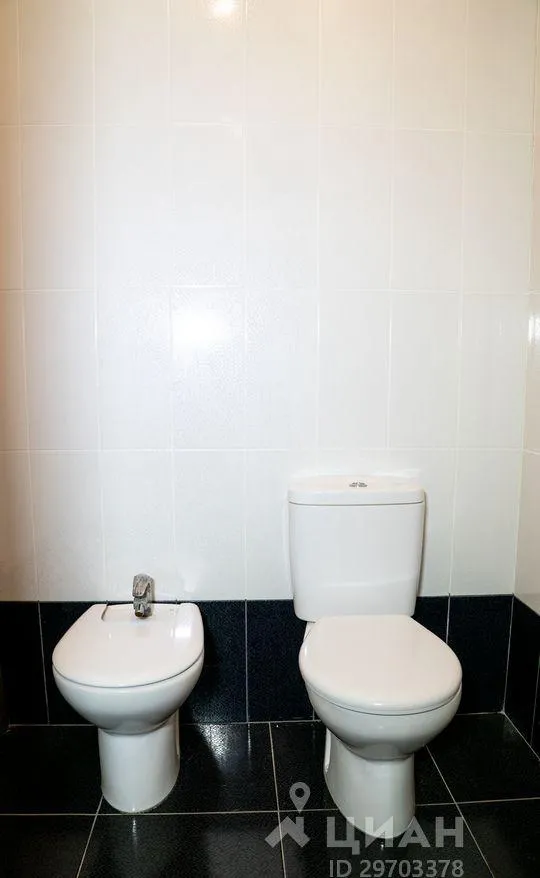 Дом, 237 кв.м на участке 10.7 сот