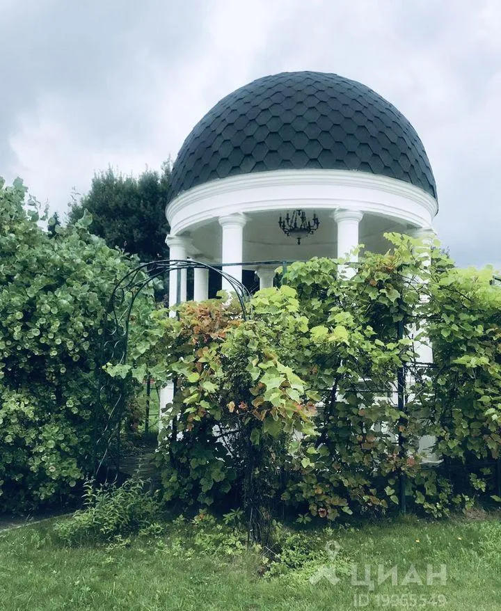 Дом, 1110 кв.м на участке 220 сот